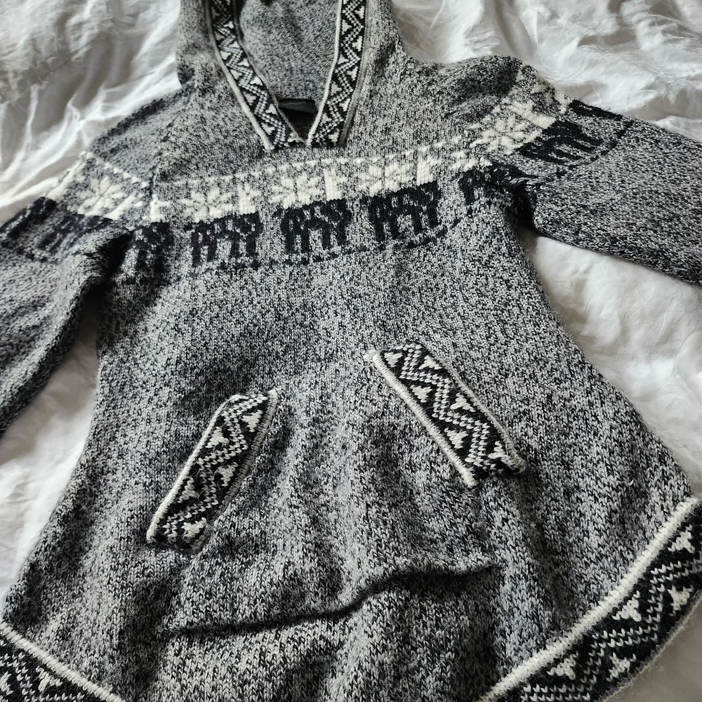 Black and White Hooded Knit Alpaca Wool Sweater with Geometric Alpaca Patterns - Picture 3 of 6